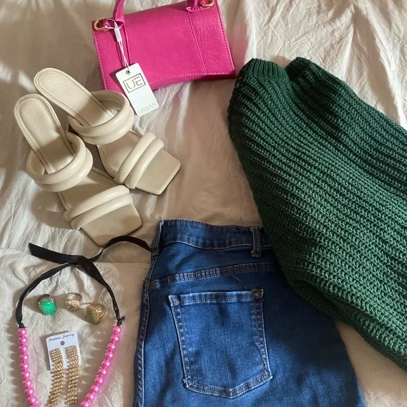 🚨 LIKE TO BE NOTIFIED FOR LIVE SHOWS! 🚨 - Picture 5 of 13